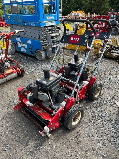 4702 Toro 1000 Greens Mower