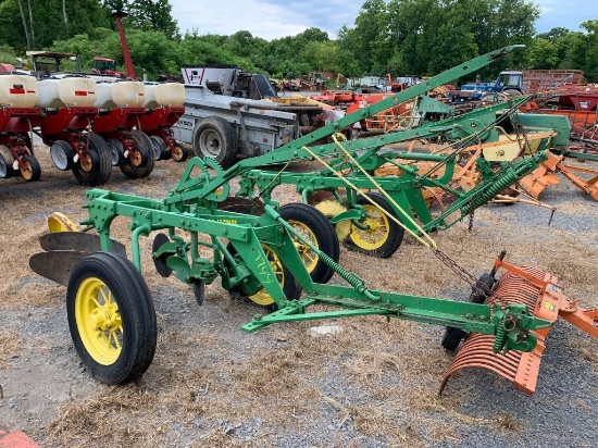 7744 John Deere 2x Plow