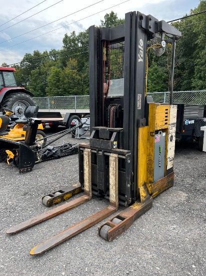 R39 Electric Forklift with Charger