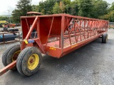 4925 Pequea 525 Bale Wagon Feeder