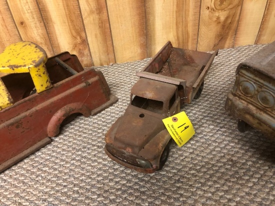 19 Antique Buddy L Dump Truck