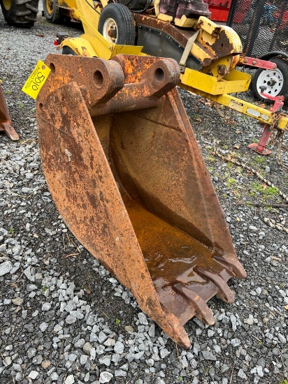 5010 Backhoe Bucket