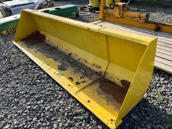 7992 6ft Compact Tractor Bucket
