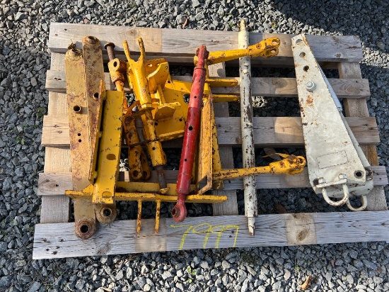 7997 NOS 3pt Hitch Conversion for IH Farmall 140