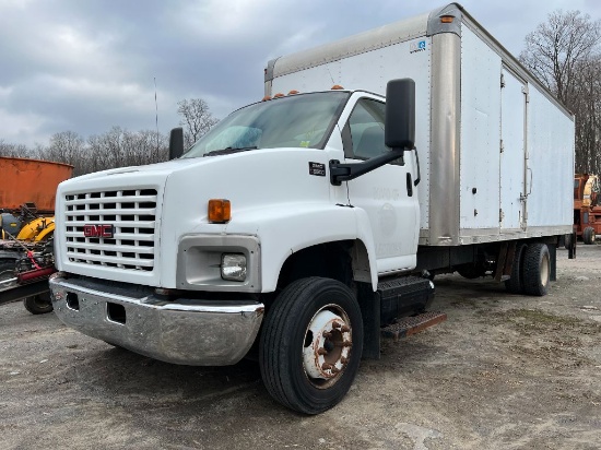 8065 2005 GMC C6500 20ft Box Truck