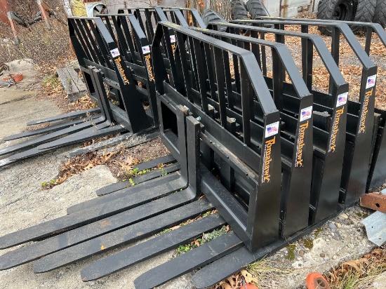8082 Tomahawk 2800lb Capacity Pallet Forks
