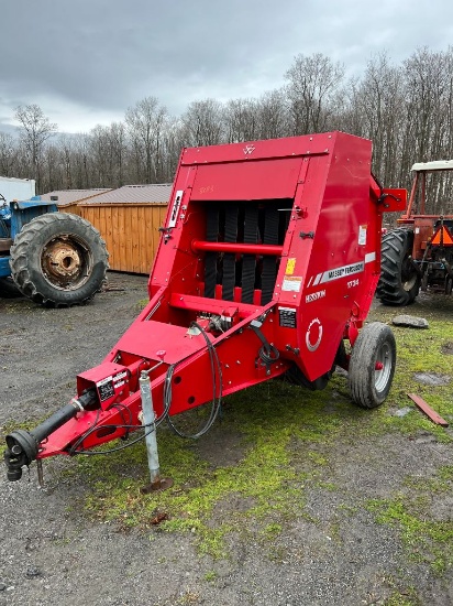 8183 Massey Ferguson 1734 Round Baler