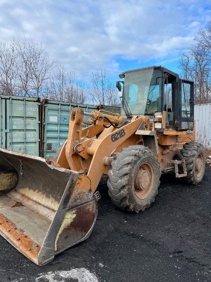 8214 Case 621B Wheel Loader