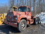 1089 Mack R Truck