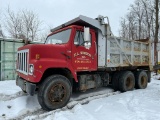 8360 1987 International S2200 Dump Truck