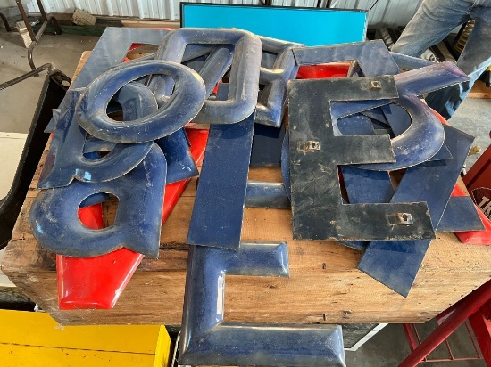 8 (22) Porcelain Letters
