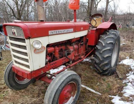 2056 1959 International 560 Wheatland Tractor