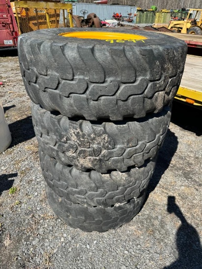 9699 Set of (4) 18in Tires for CAT Wheel Loader