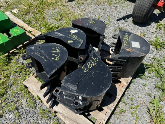 9981 New 16in HD Backhoe Bucket