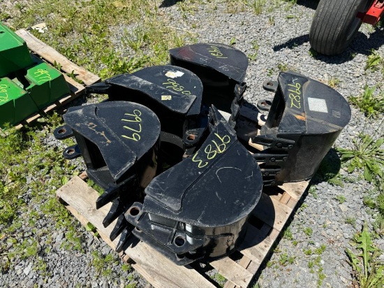9982 New 16in HD Backhoe Bucket