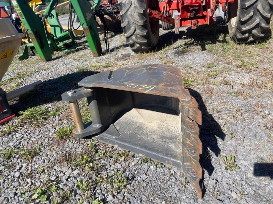 5134 NOS Case 580 Backhoe Bucket
