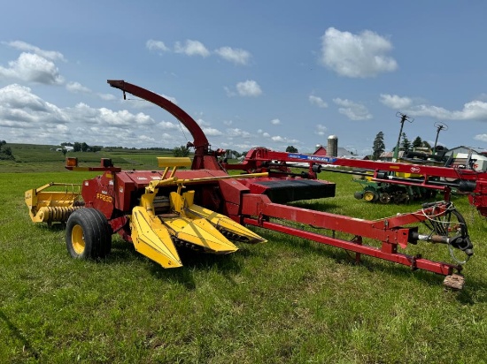 82 New Holland FP230 Forage Harvester