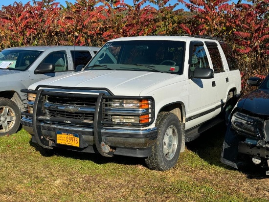 114 1999 Chevy Tahoe