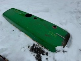 5739 John Deere 4020 Hood