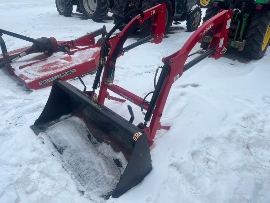 6029 New Mahindra 23L Loader w/ Bucket