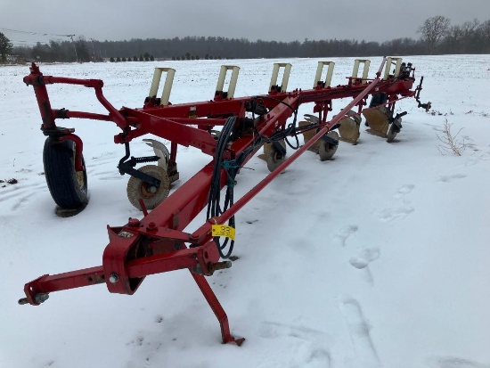 33 1988 International 720 6x On Land Plow