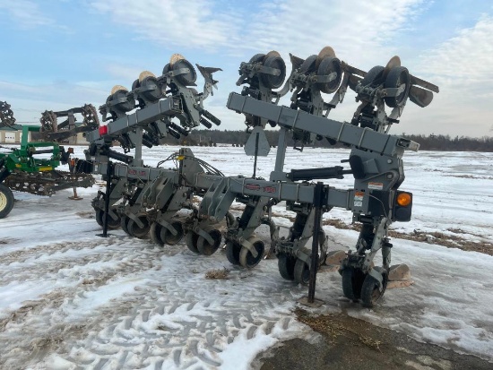 46 2020 Hiniker 6000 12-Row High Residue Cultivator