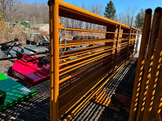 1203 (8) 24ft HD Freestanding Panels / (1) w/ Gate