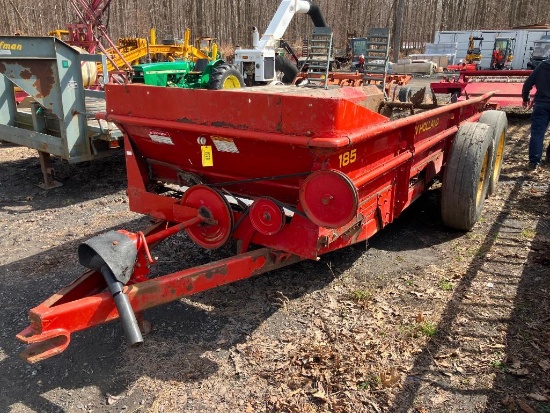 2779 New Holland 185 Manure Spreader