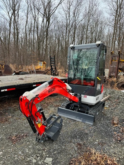 2837 IRE25 Mini Excavator