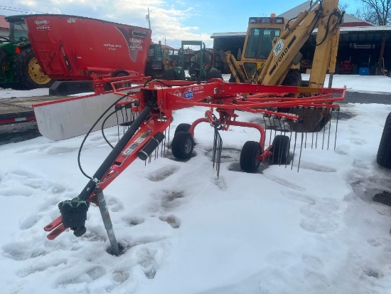 6124 Kuhn GA 4220 TH Rotary Rake