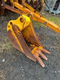 2930 John Deere 27 Bucket