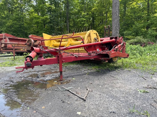 3201 New Holland 472 Haybine