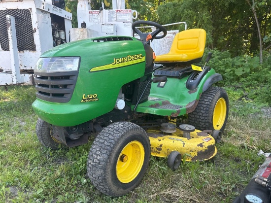3227 John Deere L120