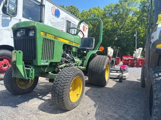 6553 John Deere 650 Tractor