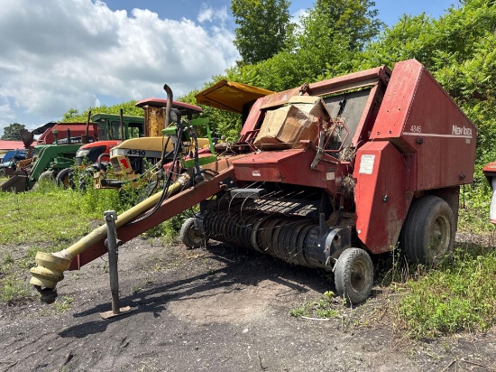 6555 New Idea 4845 Round Baler with Controls