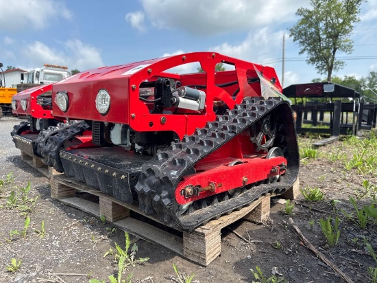6558 New Remote Contolled Mower on Tracks