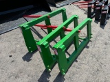 1034 New Bale Spear for John Deere