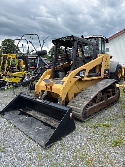 3986 CAT 267 Skid Steer Loader