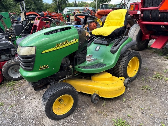4262 John Deere L130 Mower