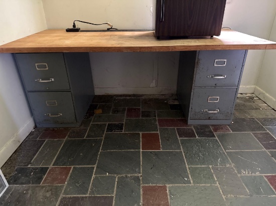 195 Small Desk w/2 File Cabinet Bases
