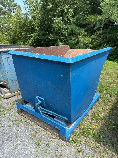 199 Forklift Self Dumping Hopper 32"w x 60"l