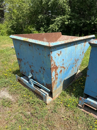 205 Forklift Self Dumping Hopper 32"w x 60"l