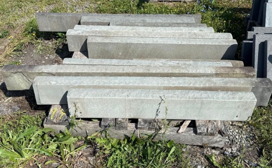94 Pallet of Bluestone Rough Edge Pieces