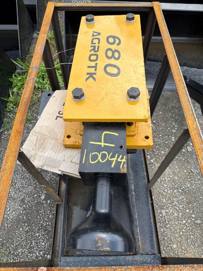 10044 New Post Pounder