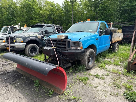 3985 2004 F350 Truck w/Plow & Sander VIN: 1FDSF35L34ED18985