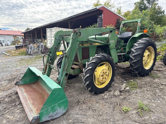 4587 John Deere 1250 Tractor