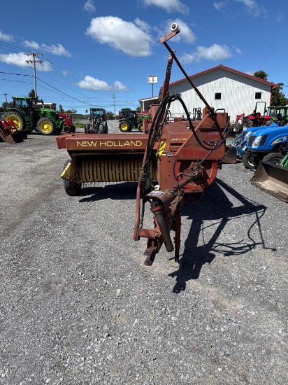 4596 New Holland 310 Square Baler