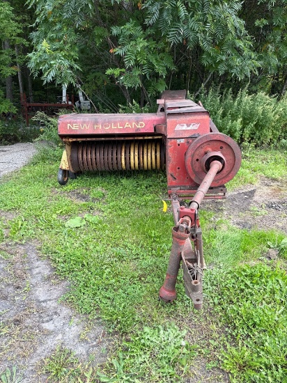 4606 New Holland 275 Hay Baler