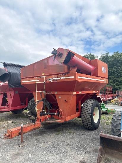 7110 EZ Trail 475 Grain Cart