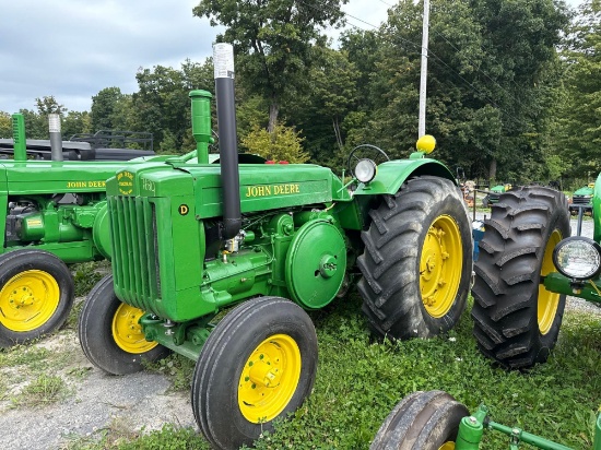 7689 John Deere Styled D Tractor